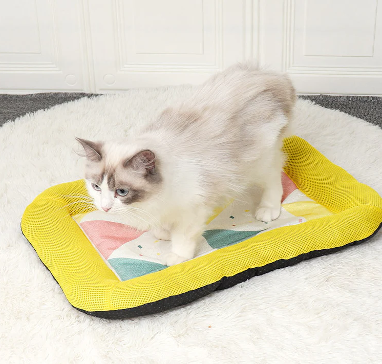 Junips | Pet Silk Cooling Mat