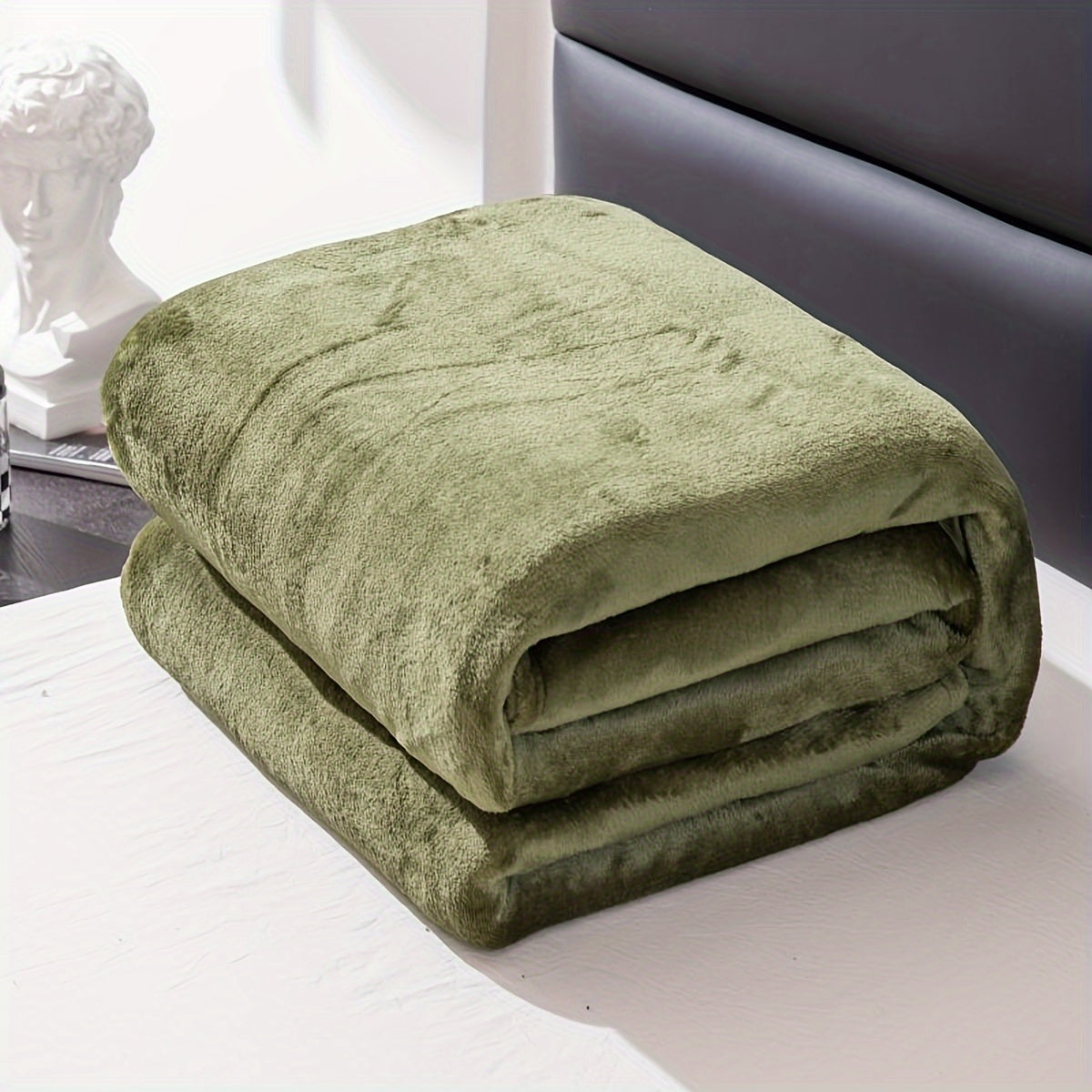 Junips | Soft and warm gray flannel blanket for all seasons