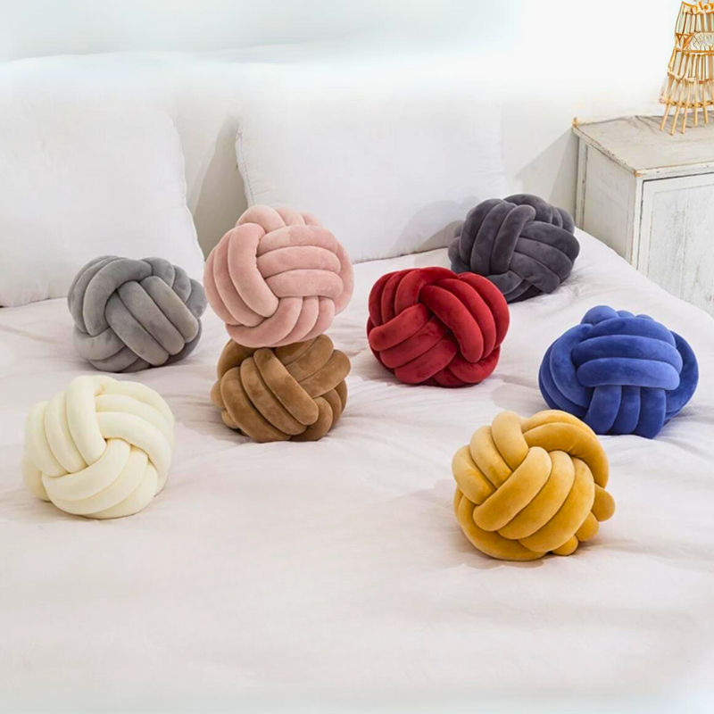 Junips | Scandinavian Knot Cushion made of Velvet