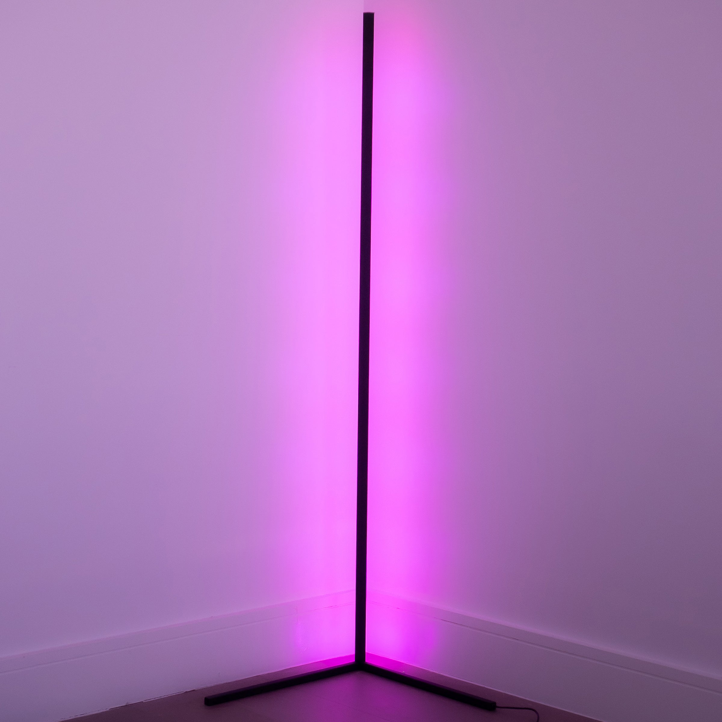 Junips | Modern Corner LED Floor Lamp – Space-Saving Minimalist Design with Soft Ambient Lighting