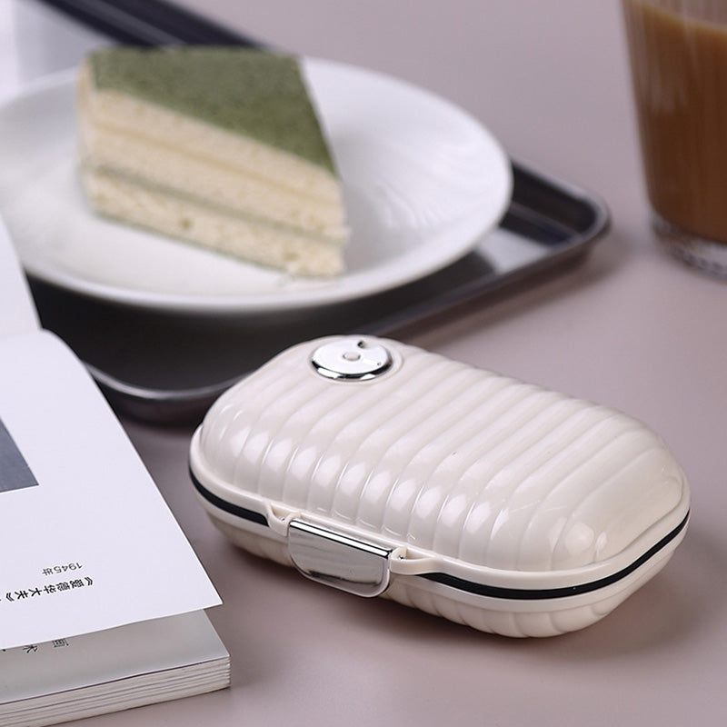 Junips | Portable daily pill box