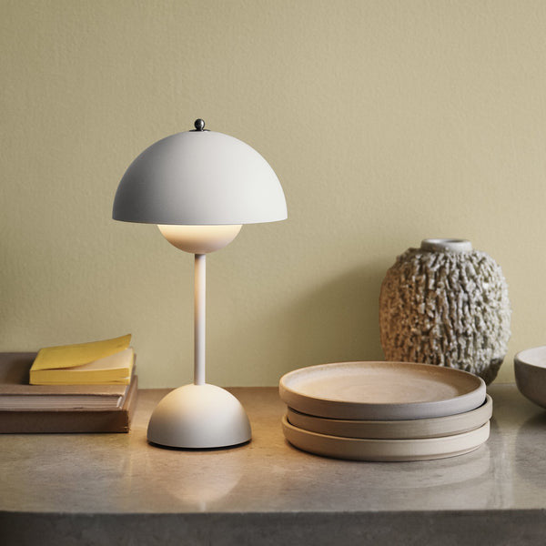 Junips | Adjustable brightness flower pot lamp - Italian rechargeable table lamp VP3