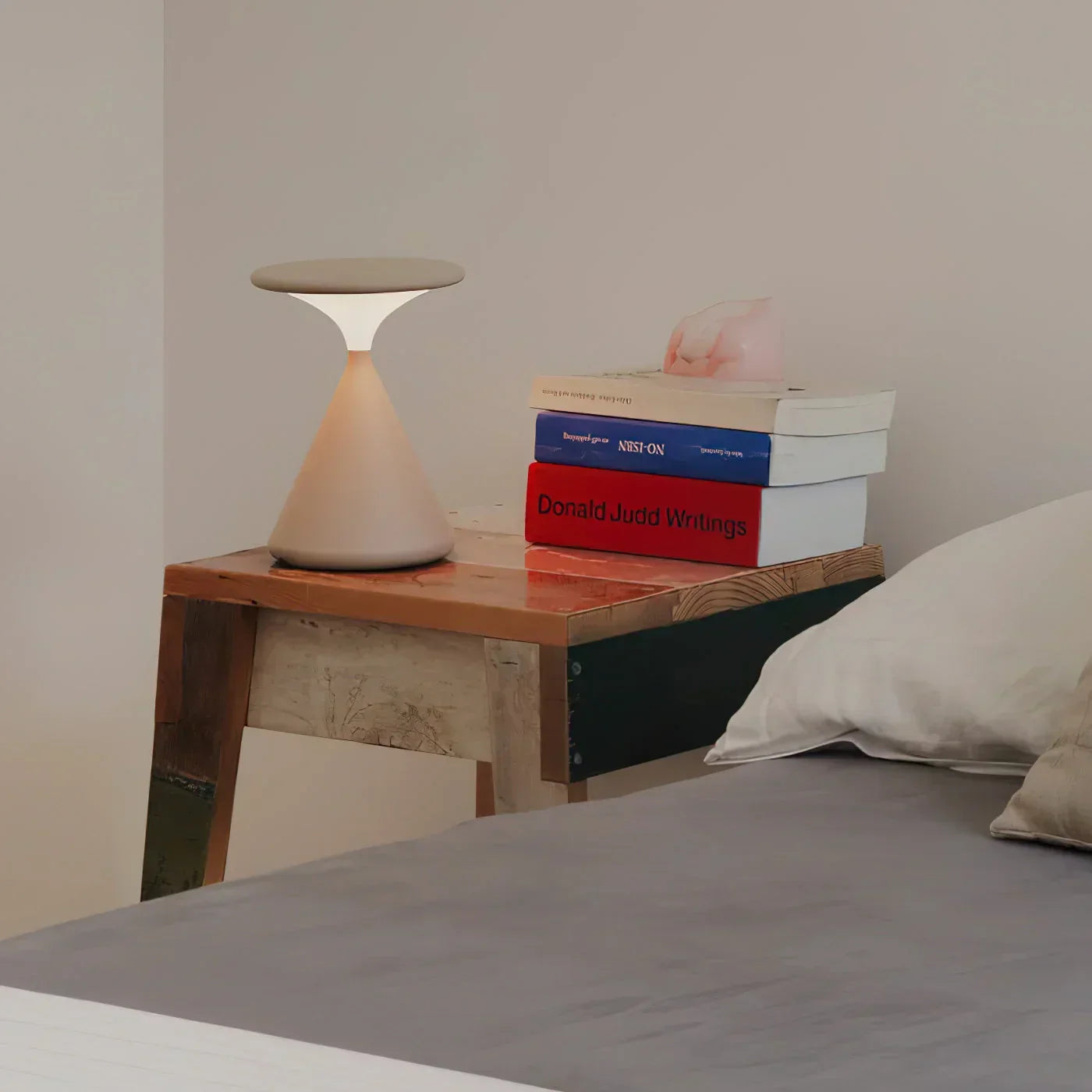 Junips | Wireless Table Lamp Amos Hourglass