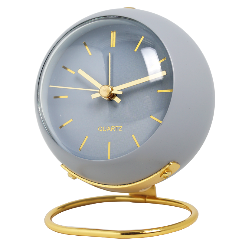 Junips | Minimalistic round table clock