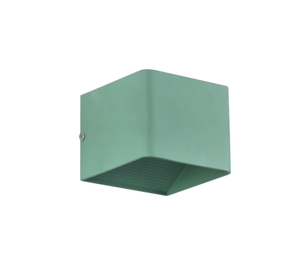 Junips | OrrSquare – Modern square wall lamp for stylish lighting