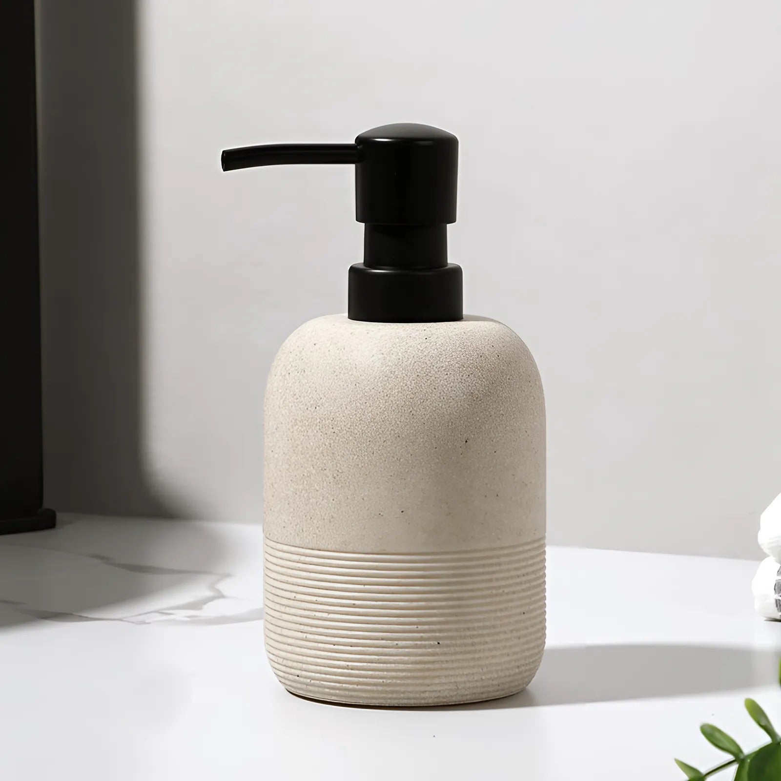 Junips | Elegant Resin Soap Dispenser