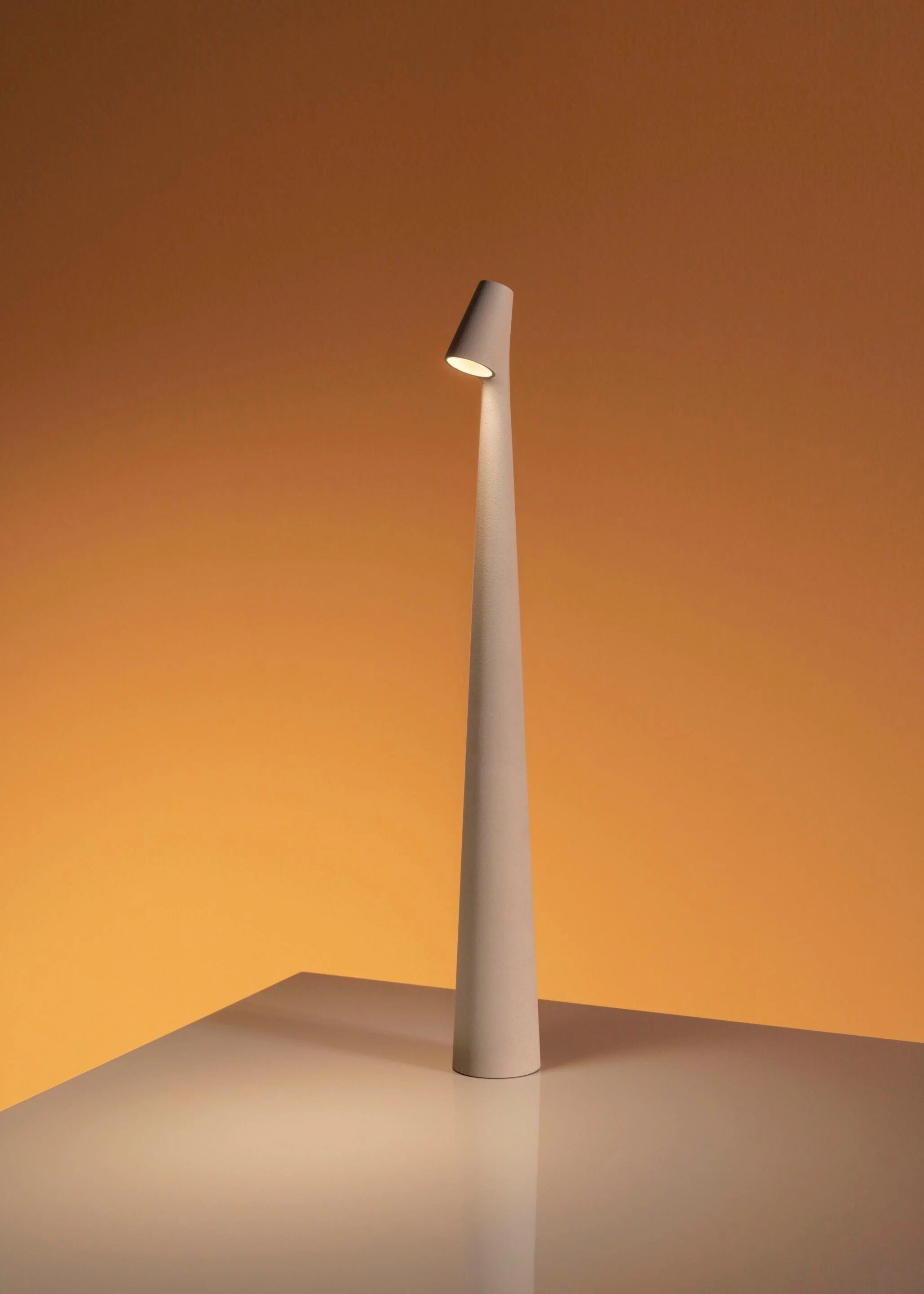 Junips | Wireless LED Table Lamp with Dimming – Modern Nordic Style Design