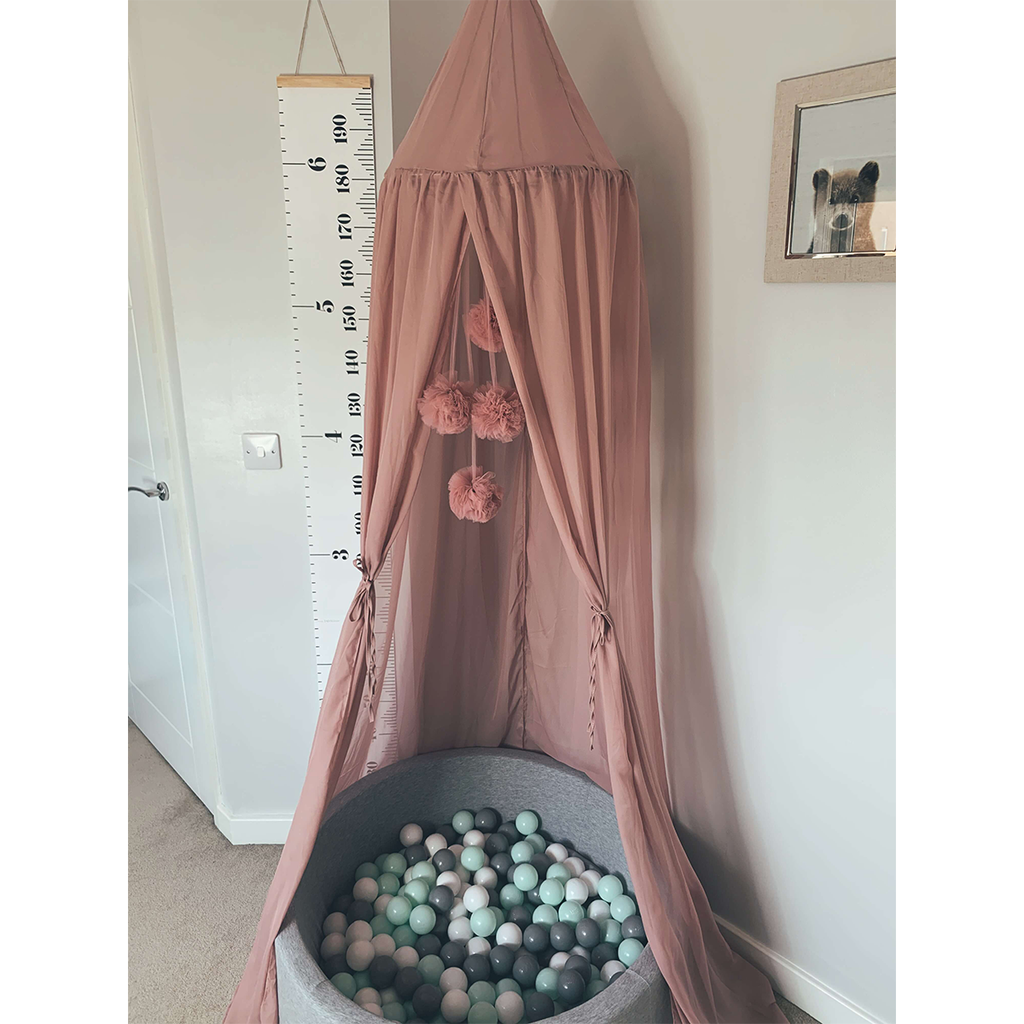 Junips | Children's room canopy in Nordic style