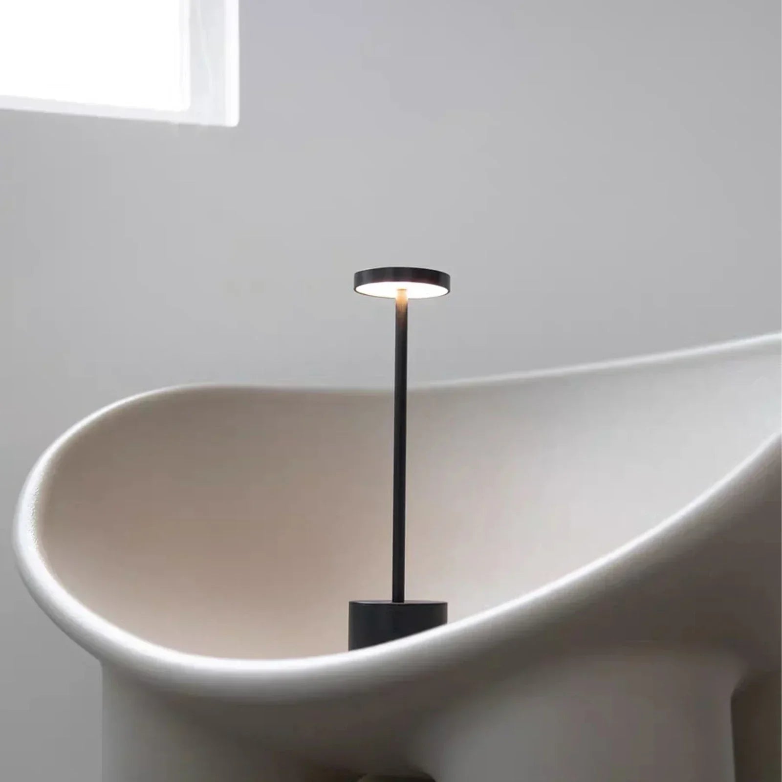 Junips | Classic wireless lamp - Touch sensor LED desk lamp with 3 adjustable color temperatures