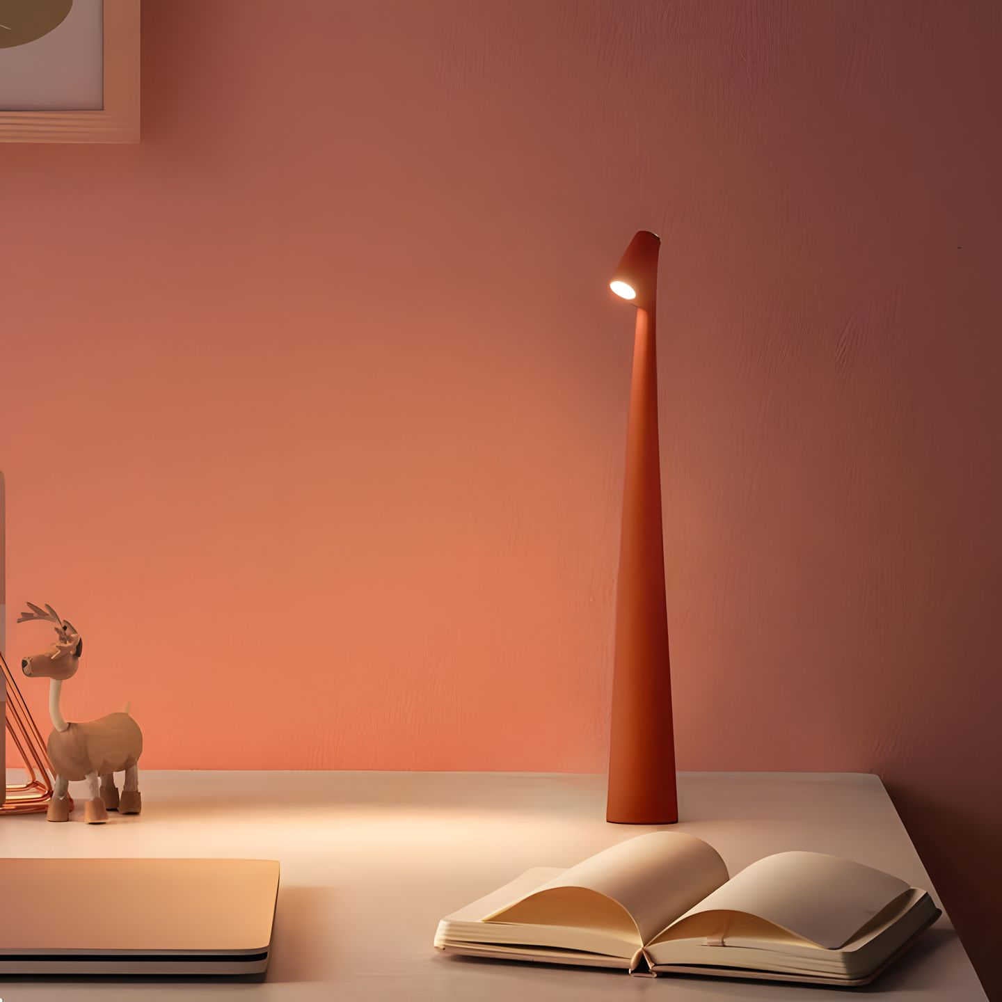 Junips | SlimLuxe - Cordless Table Lamp with Adjustable Brightness