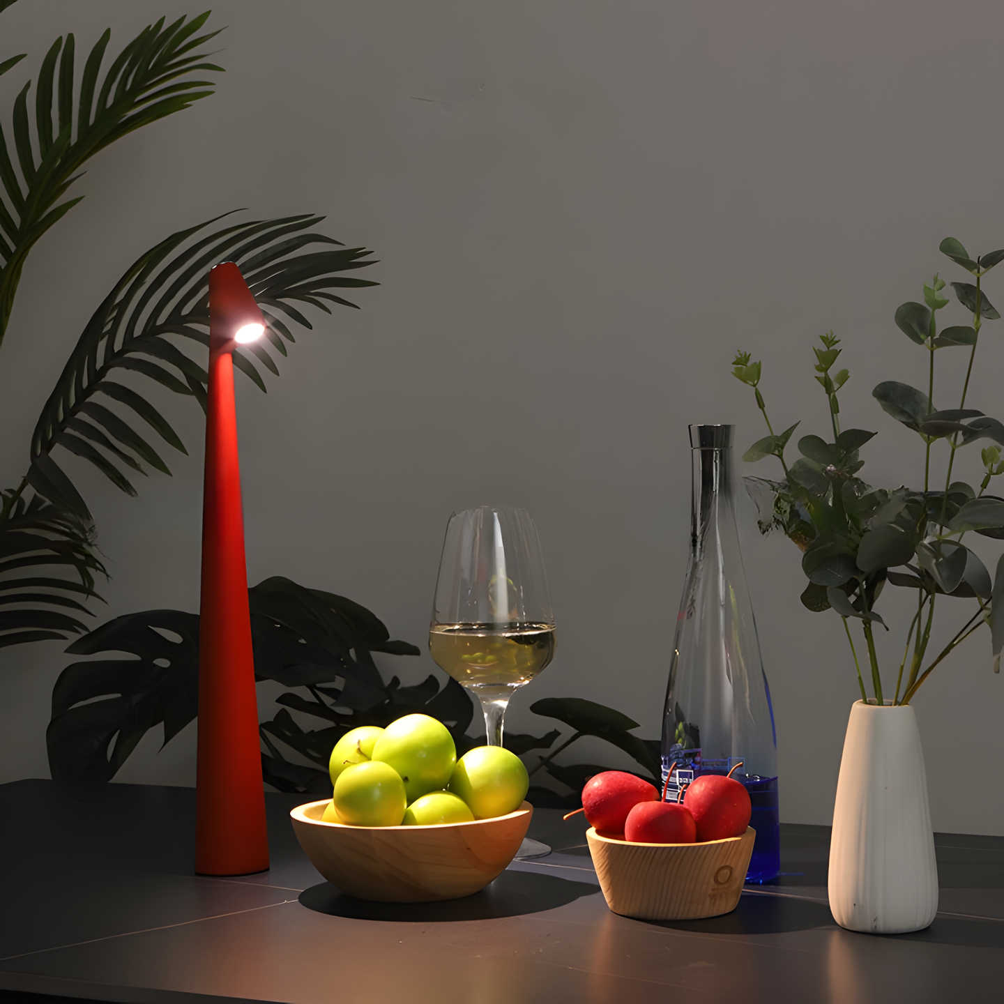 Junips | SlimLuxe - Cordless Table Lamp with Adjustable Brightness
