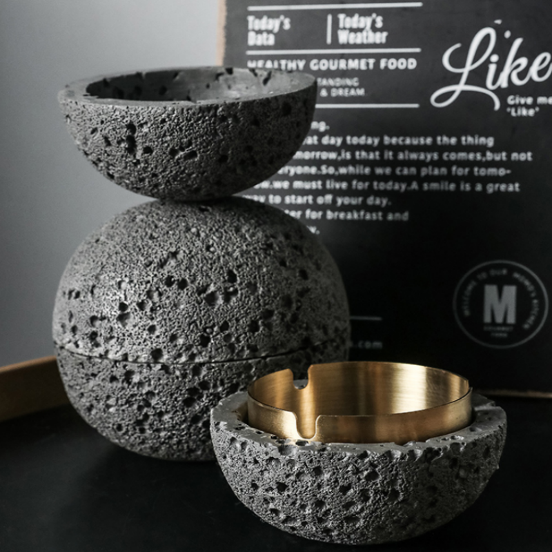 Junips | Creative Moon Ashtray