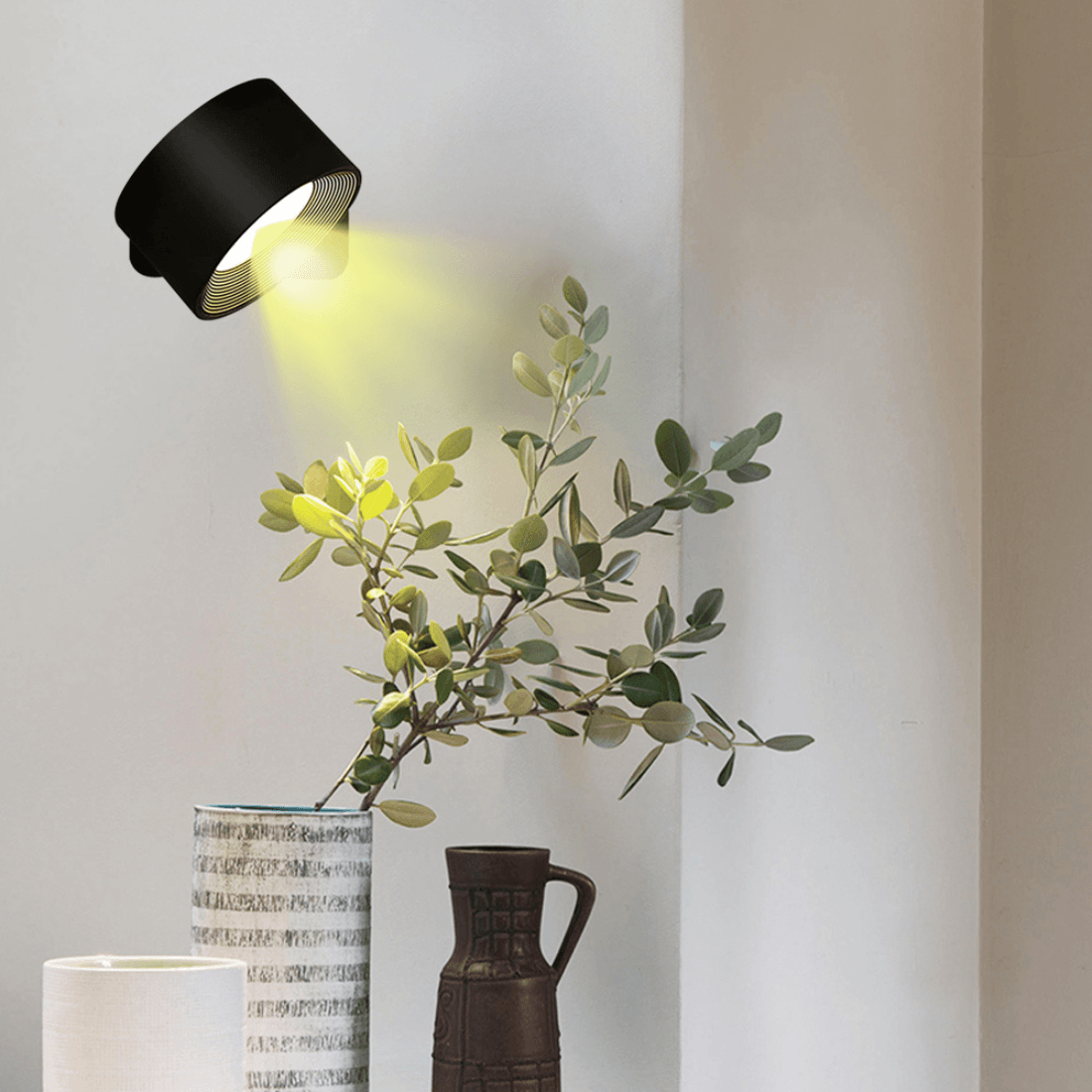 Junips | 360° wireless rechargeable wall light | Versatile LED lighting solution