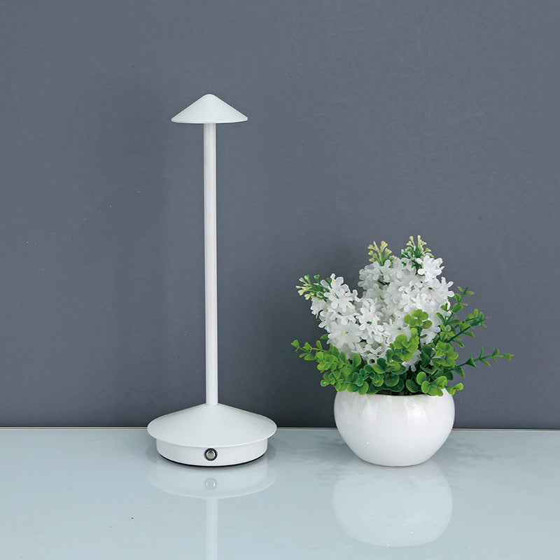 Junips | Portable table lamp - Cordless lamp inspired by dimmable Pina Pro