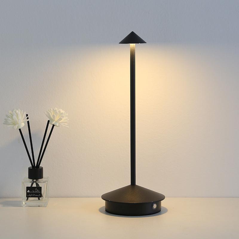 Junips | Portable table lamp - Cordless lamp inspired by dimmable Pina Pro