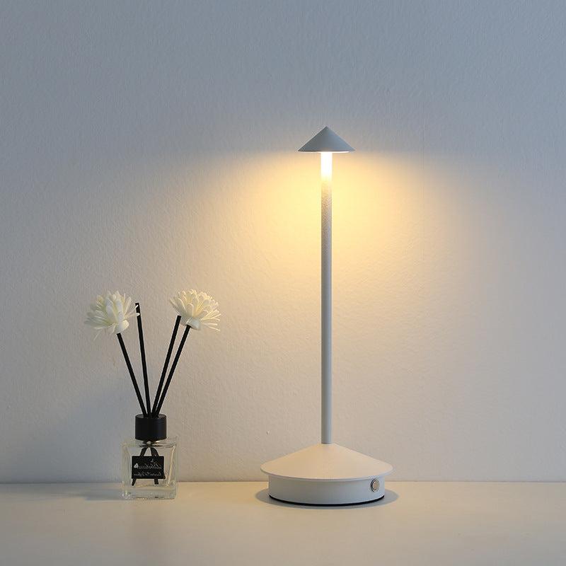 Junips | Portable table lamp - Cordless lamp inspired by dimmable Pina Pro