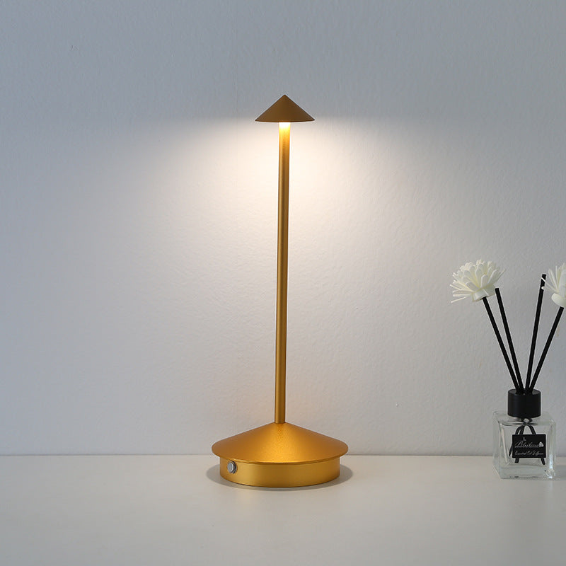 Junips | Portable table lamp - Cordless lamp inspired by dimmable Pina Pro