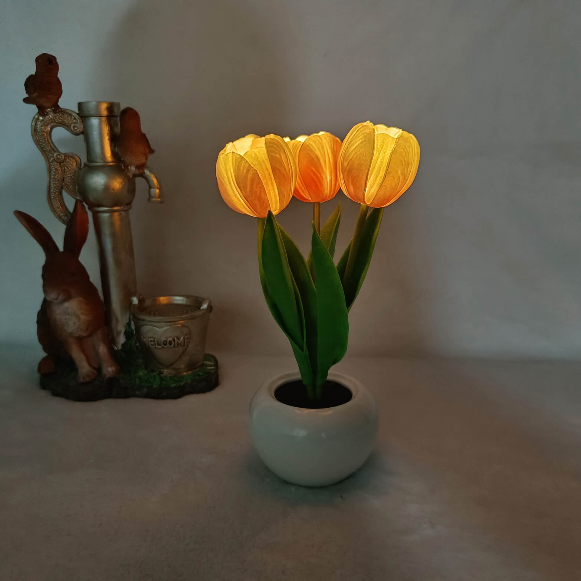 Junips | Modern Creative Simulation Tulip Peony LED Night Light Table Lamp