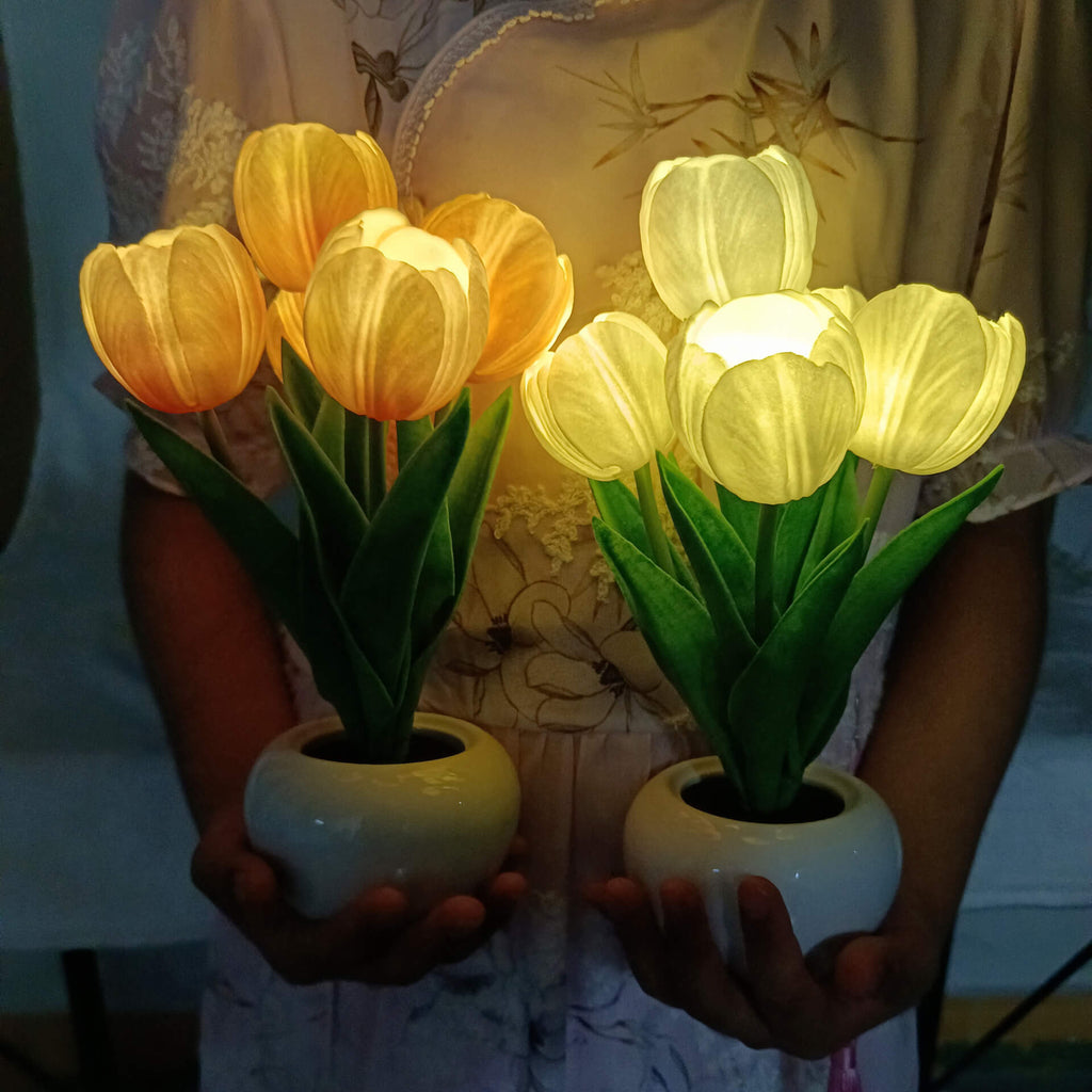 Junips | Modern Creative Simulation Tulip Peony LED Night Light Table Lamp