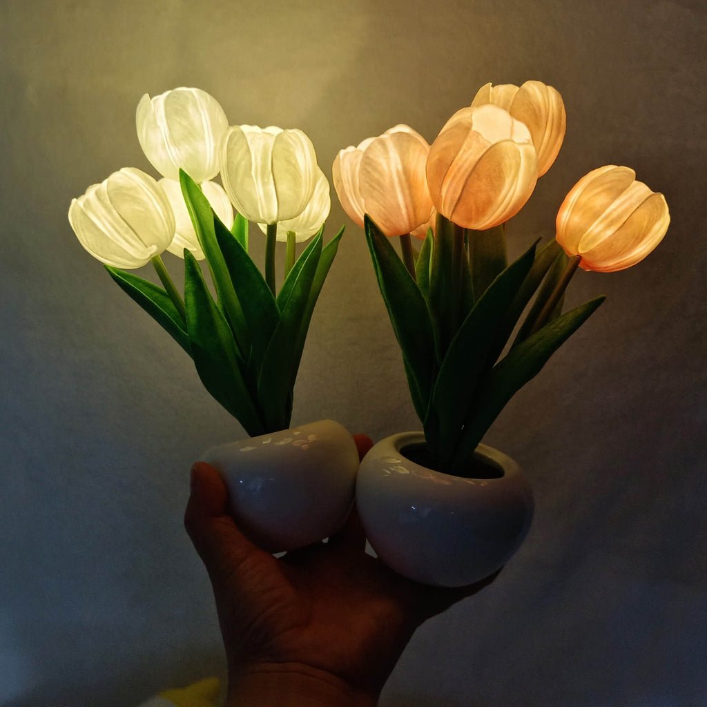 Junips | Modern Creative Simulation Tulip Peony LED Night Light Table Lamp