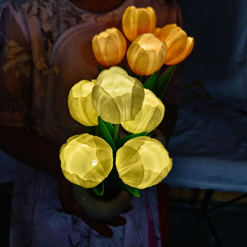 Junips | Modern Creative Simulation Tulip Peony LED Night Light Table Lamp