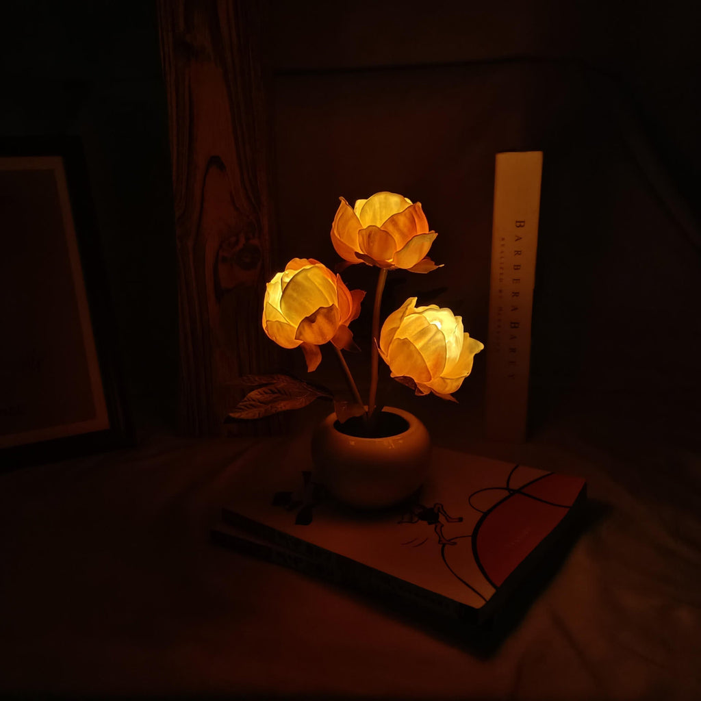 Junips | Modern Creative Simulation Tulip Peony LED Night Light Table Lamp