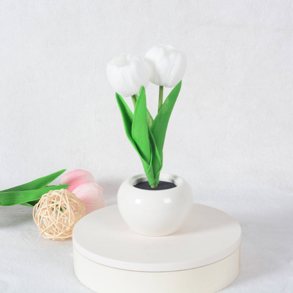 Junips | Modern Creative Simulation Tulip Peony LED Night Light Table Lamp