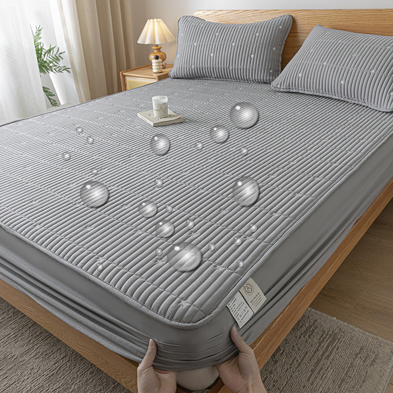 Junips | Waterproof reinforced mattress protector