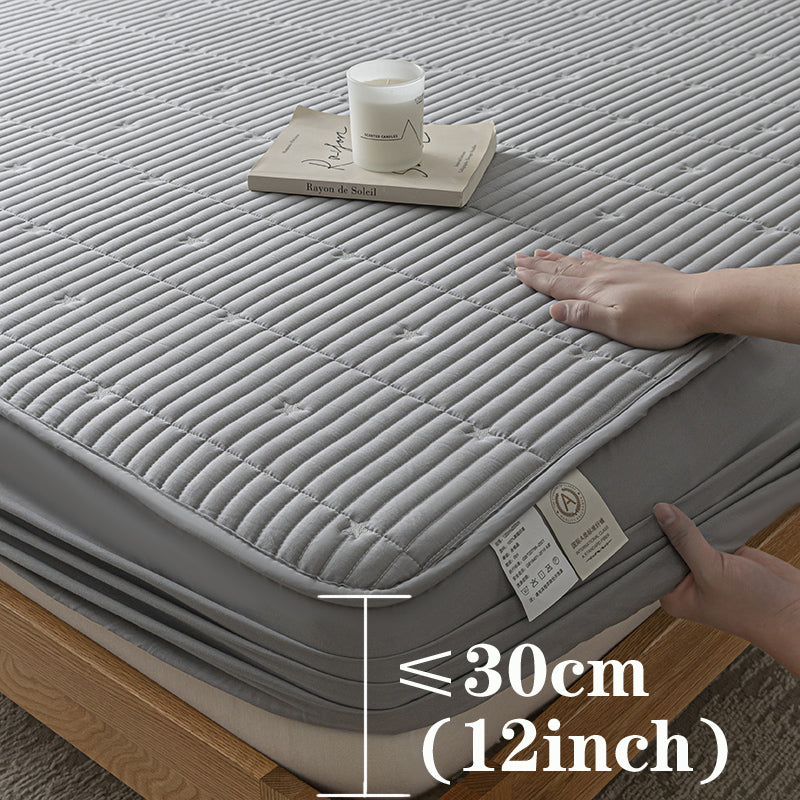Junips | Waterproof reinforced mattress protector