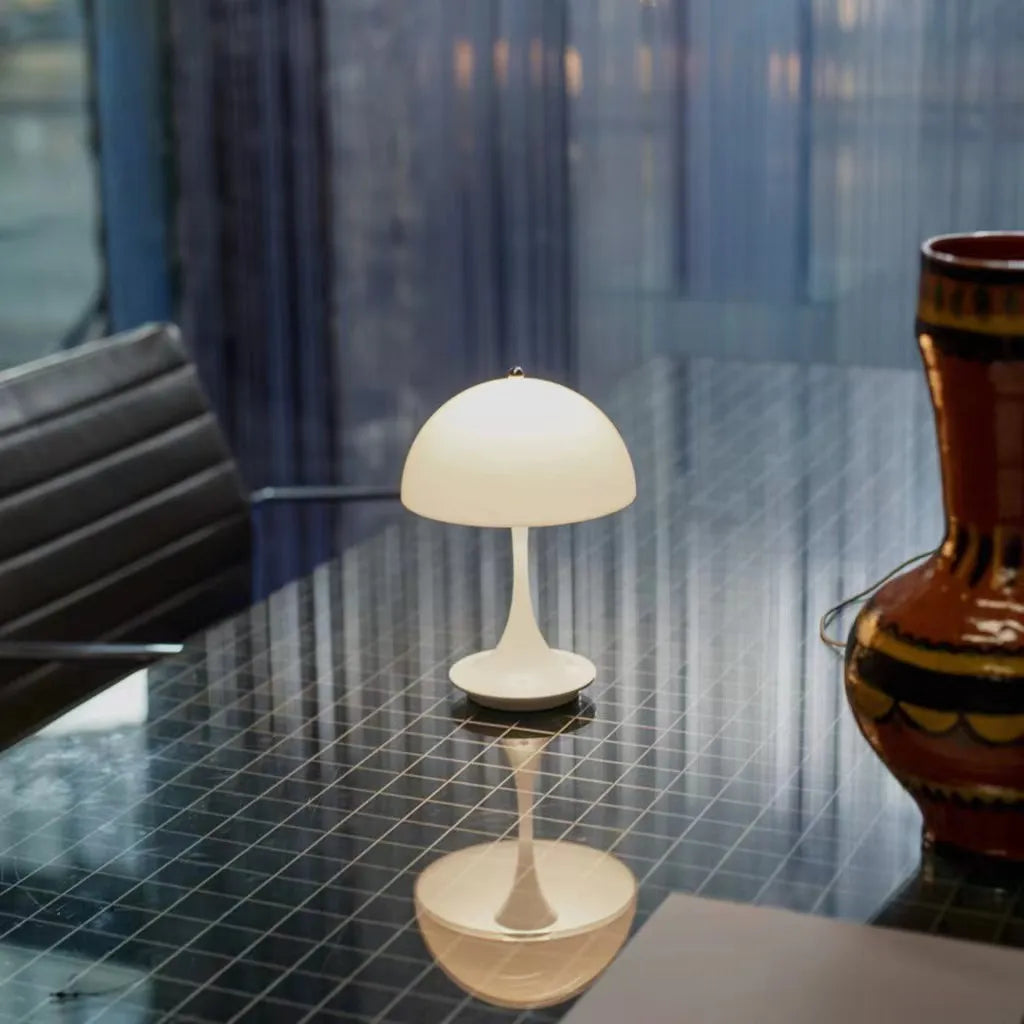 Junips | CordFreeShine – Cordless Table Lamp