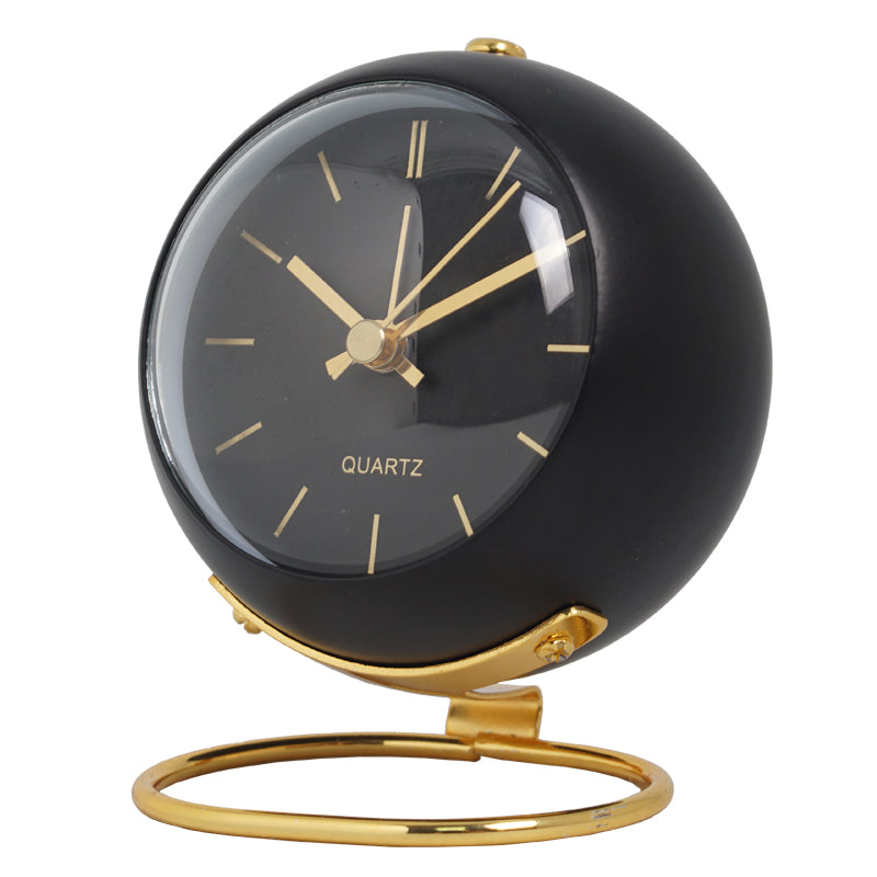 Junips | Minimalistic round table clock