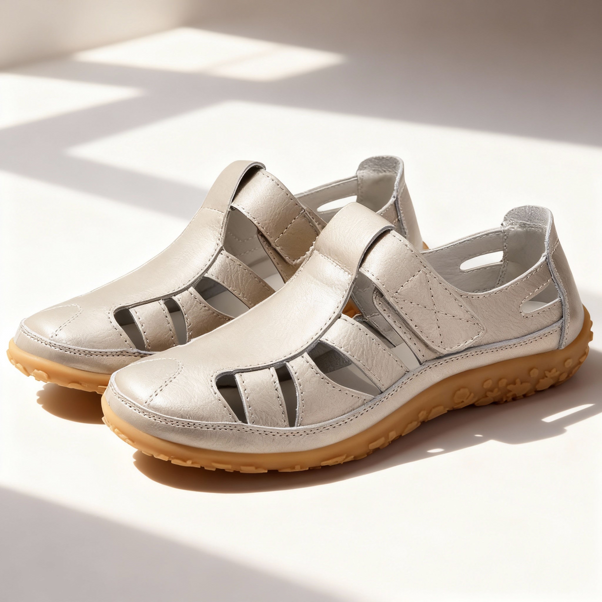 Junips | Orthopedic Retro Sandals | Split Leather Anti-Slip Flats | Anatomical Arch Support | Shock-Absorbing Rubber Outsole | Diabetic-Friendly Wide Toe Box | Slip-On Ergonomic Footwear