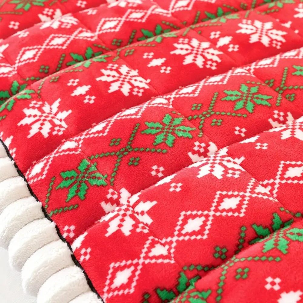 Junips | Festive Holiday Winter Sofa Cover