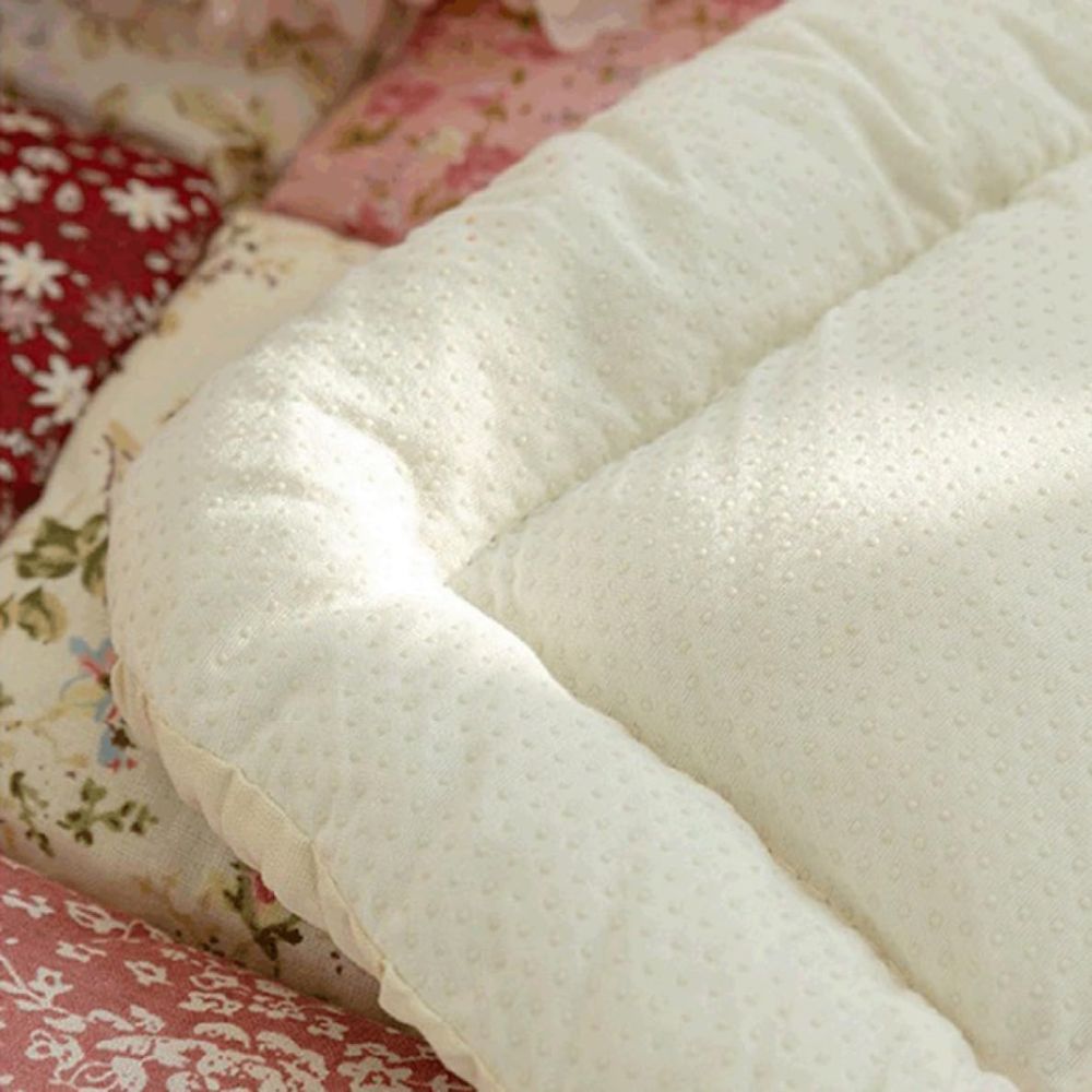 Junips | Floral Bloom Quilted Sofa Cover