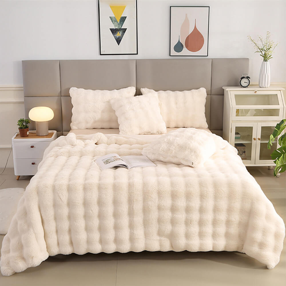 Junips | Premium Bubble Double Layer Thick Faux Rabbit Fur Blanket