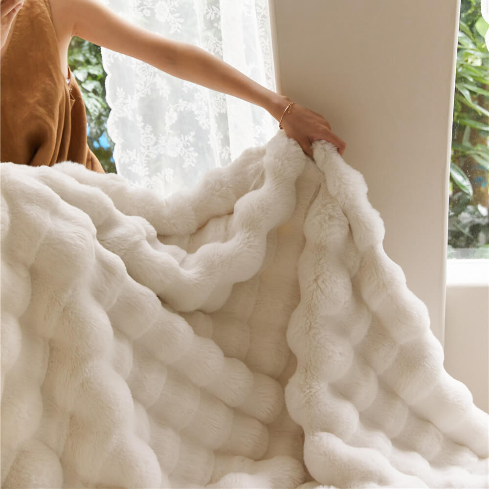 Junips | Premium Bubble Double Layer Thick Faux Rabbit Fur Blanket