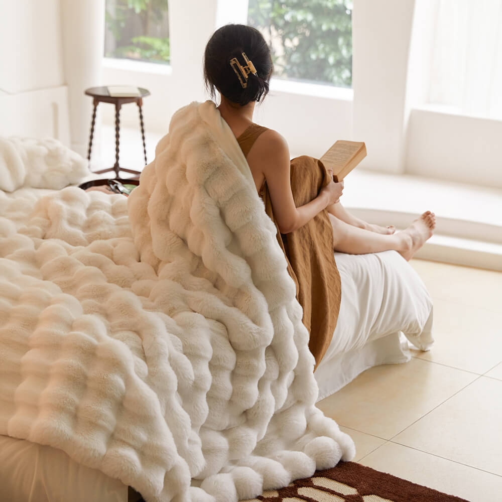 Junips | Premium Bubble Double Layer Thick Faux Rabbit Fur Blanket