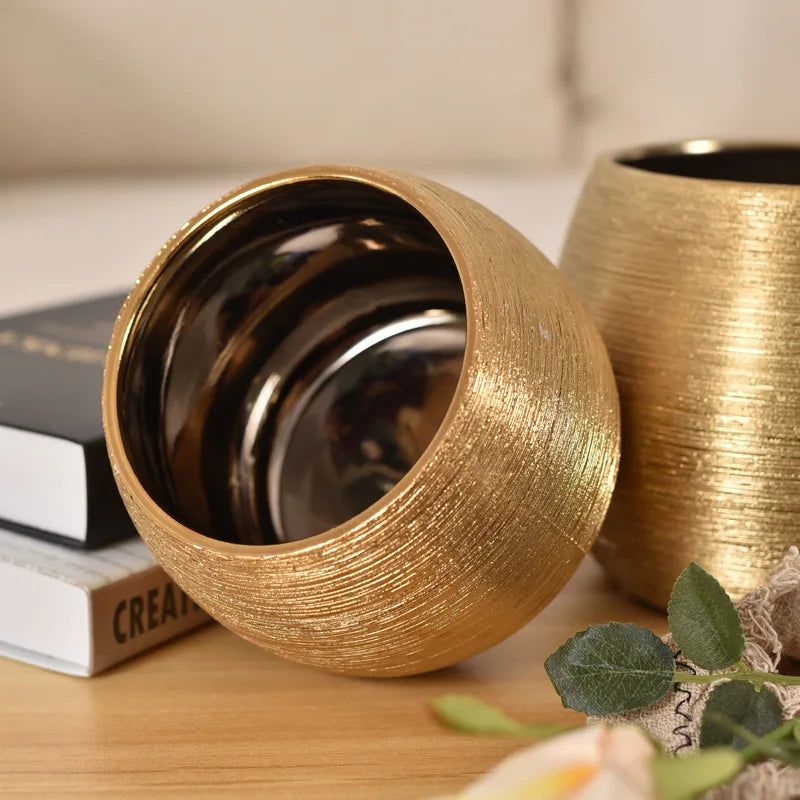 Junips | Gold-coated flower pot