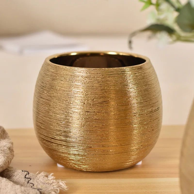 Junips | Gold-coated flower pot