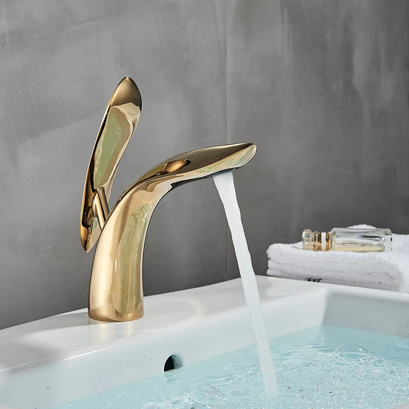 Junips | Luxurious modern bathroom faucet
