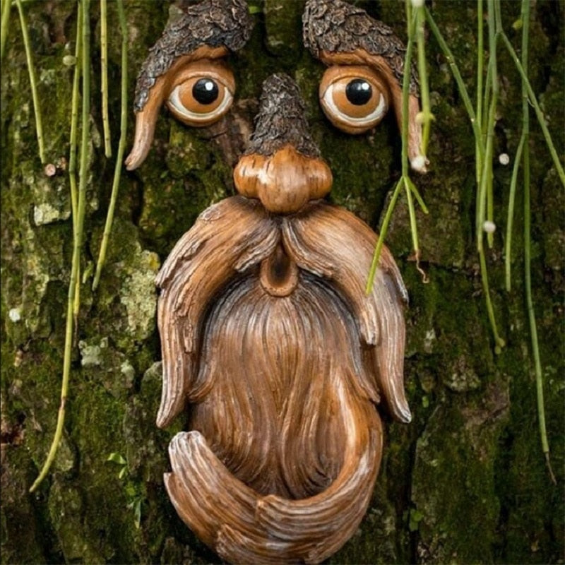 Junips | Eyes of Nature: Tree Face Bird Feeder Station