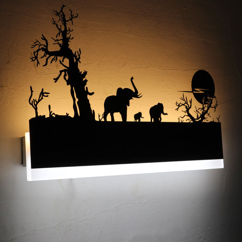 Junips | Wall lamp with versatile design