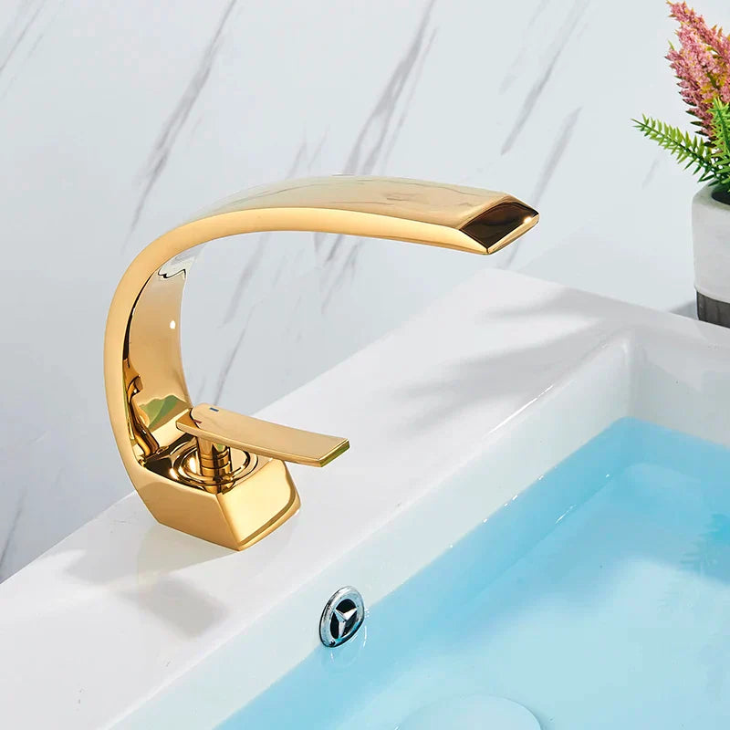 Junips | UniqueHahn | Luxurious Fitting for Bathroom Style