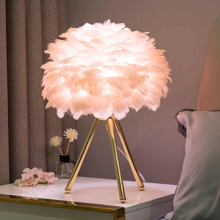 Junips | Table Lamp - FeatherLux - Dimmable Light - Elegant Feather Design