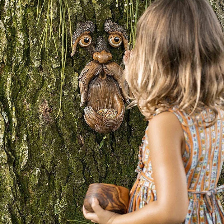 Junips | Eyes of Nature: Tree Face Bird Feeder Station