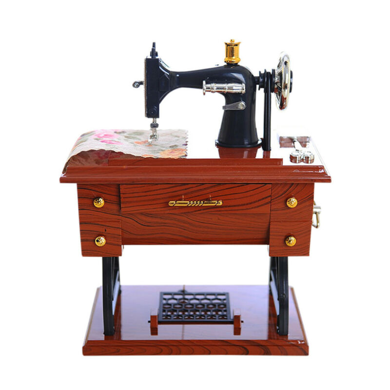 Junips | Mini Craft Retro Sewing Machine Decor