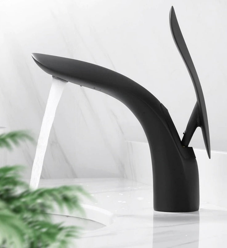 Junips | Luxurious modern bathroom faucet