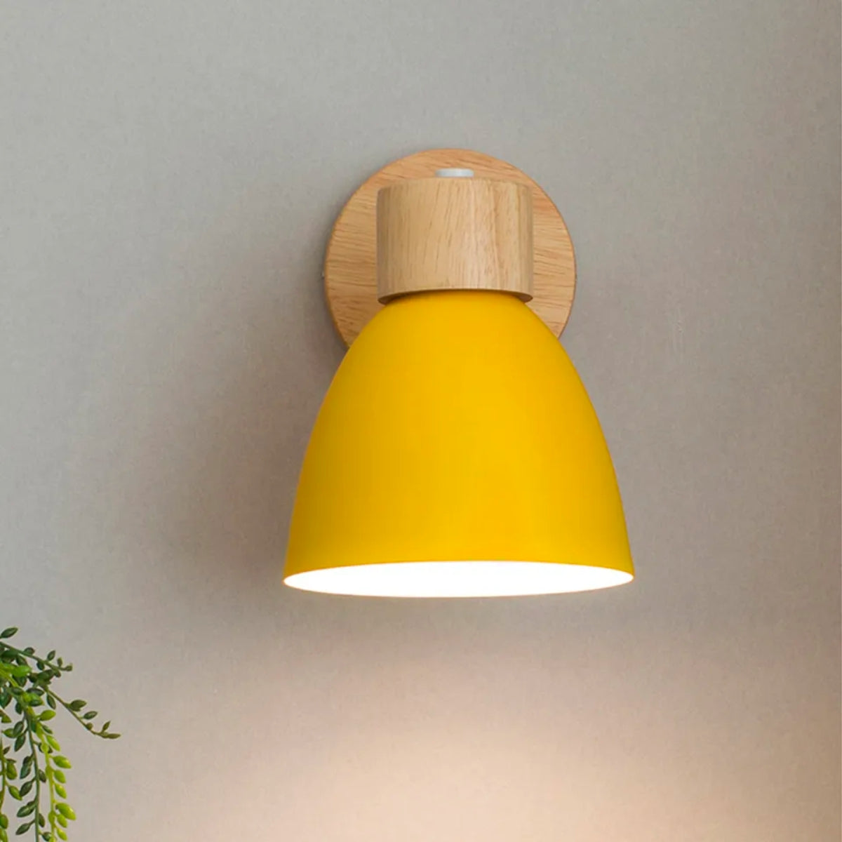 Junips | Wood Wall Lamp