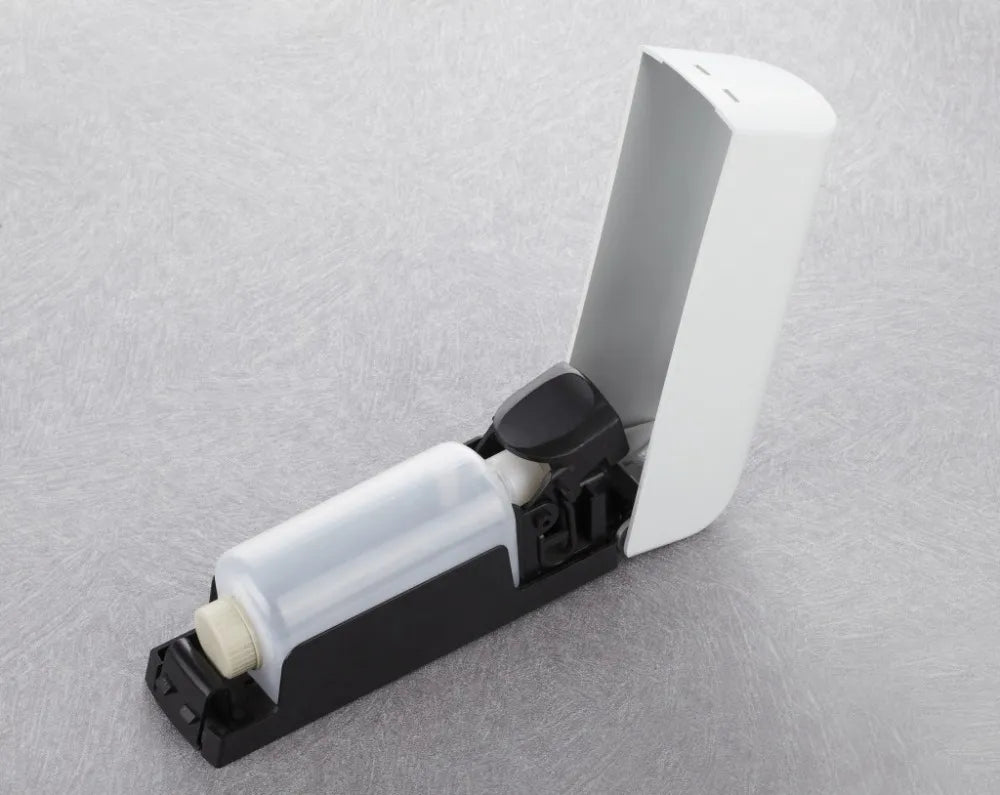 Junips | Wall-mounted shower dispenser