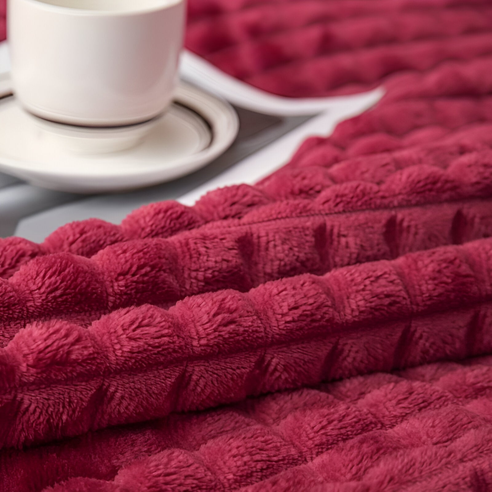 Junips | EliteWave Plaid - Ultrafluffy structured coral fleece blanket